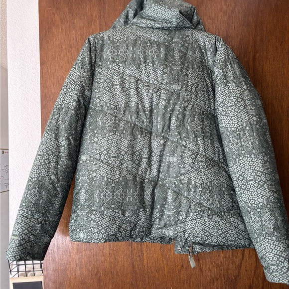 Patagonia Limited Edition Green Puffer Jacket - Picture 3 of 3